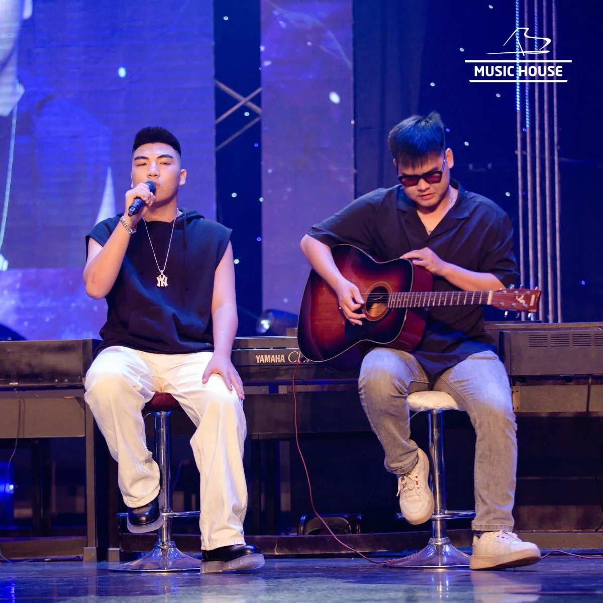 514258741_710373628451862_615419911552385772_n Thực hành đệm hát giúp học viên tự tin thể hiện tài năng