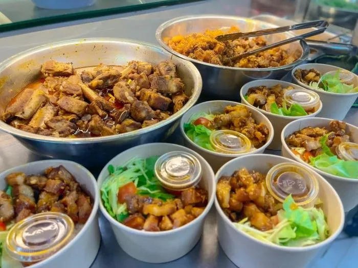 anh-mo-ta-4 Sự đa dạng của ẩm thực tại Chợ Khâm Thiên từ món truyền thống đến hiện đại