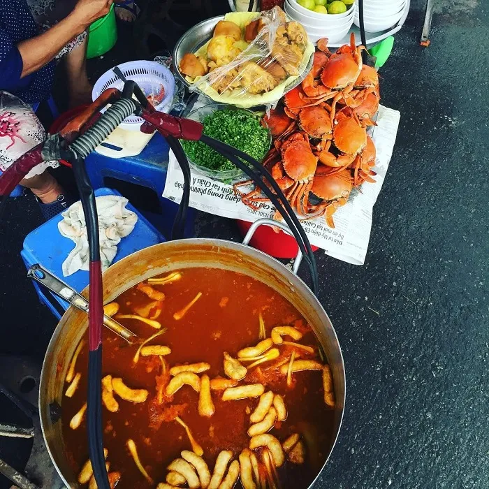 banh-canh-ghe-phu-quoc-7 Trải nghiệm ẩm thực tuyệt vời tại Bánh Canh Ghẹ 69 thu hút mọi lứa tuổi