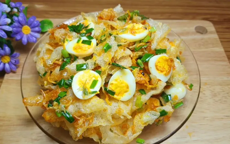 cach-lam-banh-trang-tron-gion-ngon-doc-la-mon-an-vat-cuc-de-lam-202109291231250246 Bánh tráng trộn Chùa Láng là món ăn quốc dân của sinh viên khu vực này