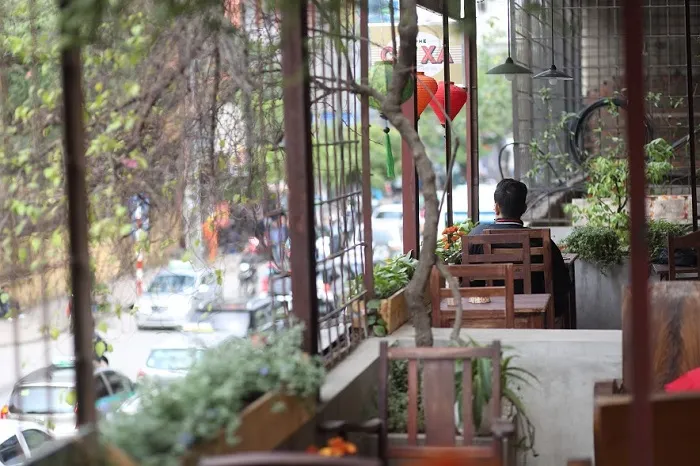 Cư Xá Cafe Đống Đa: Góc Check-in Cổ Điển Đậm Chất Hoài Niệm Cư Xá Cafe Đống Đa: Góc Check-in Cổ Điển Đậm Chất Hoài Niệm