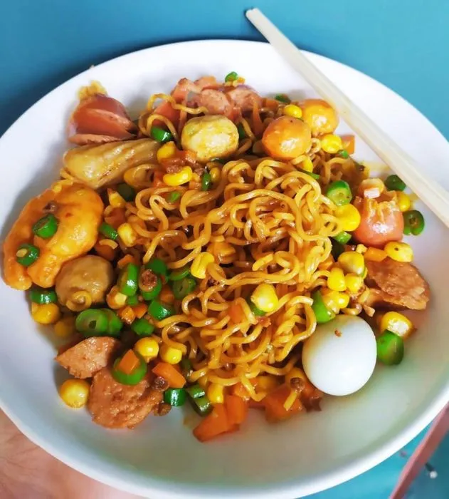 duc-food-mi-tron-indomie-1013340 Mức giá bình dân giúp mì trộn Indomie trở thành món ăn yêu thích của học sinh sinh viên