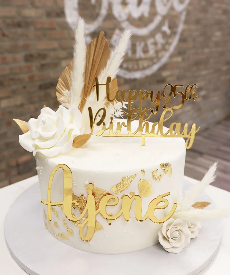 gold-leaf-sugar-flowers-palm-fans-and-laser-cut-name Vẻ đẹp sang trọng của bánh kem trang trí hoa tươi