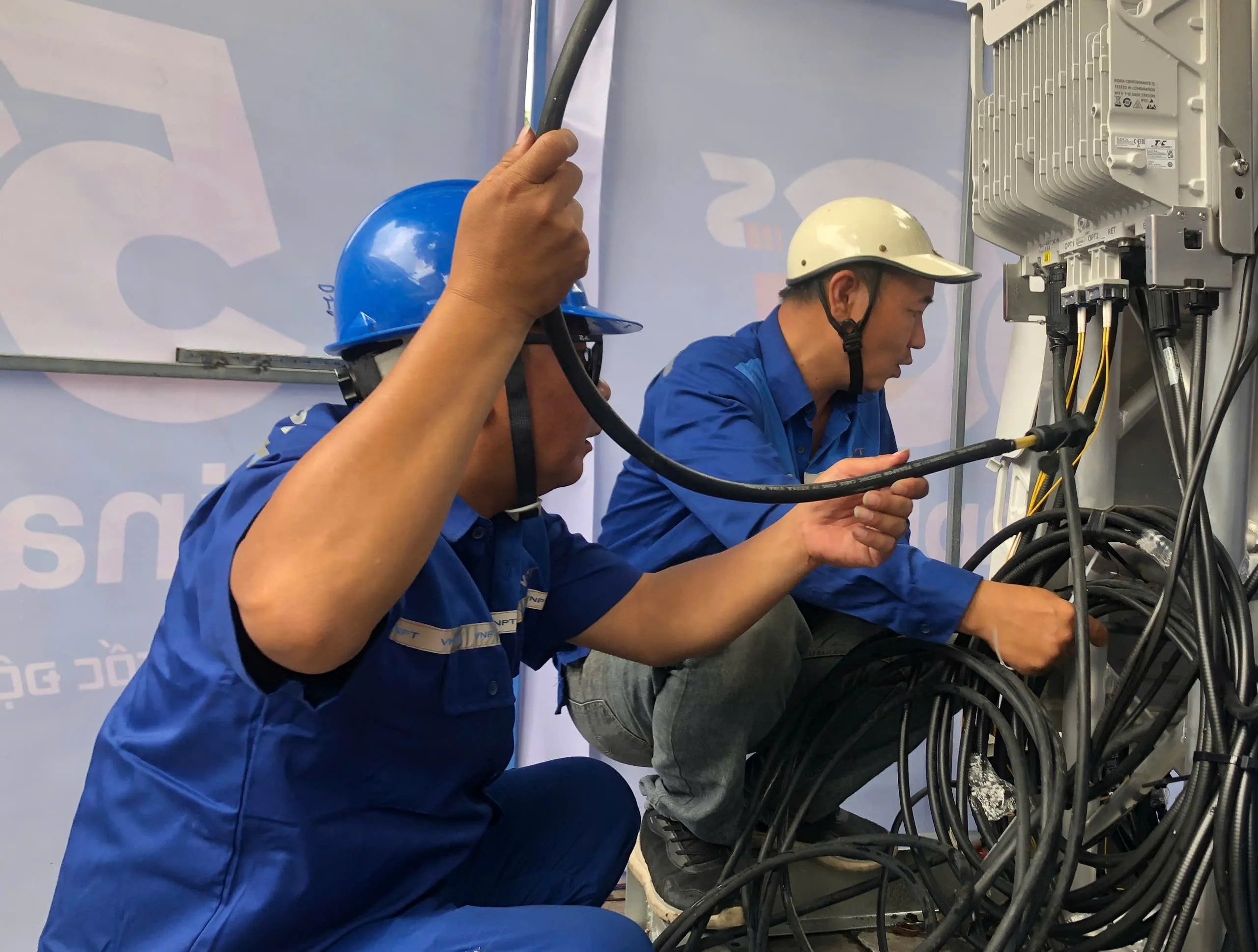 Đội ngũ kỹ thuật luôn sẵn sàng xử lý sự cố nhanh chóng trên địa bàn quận Đống Đa