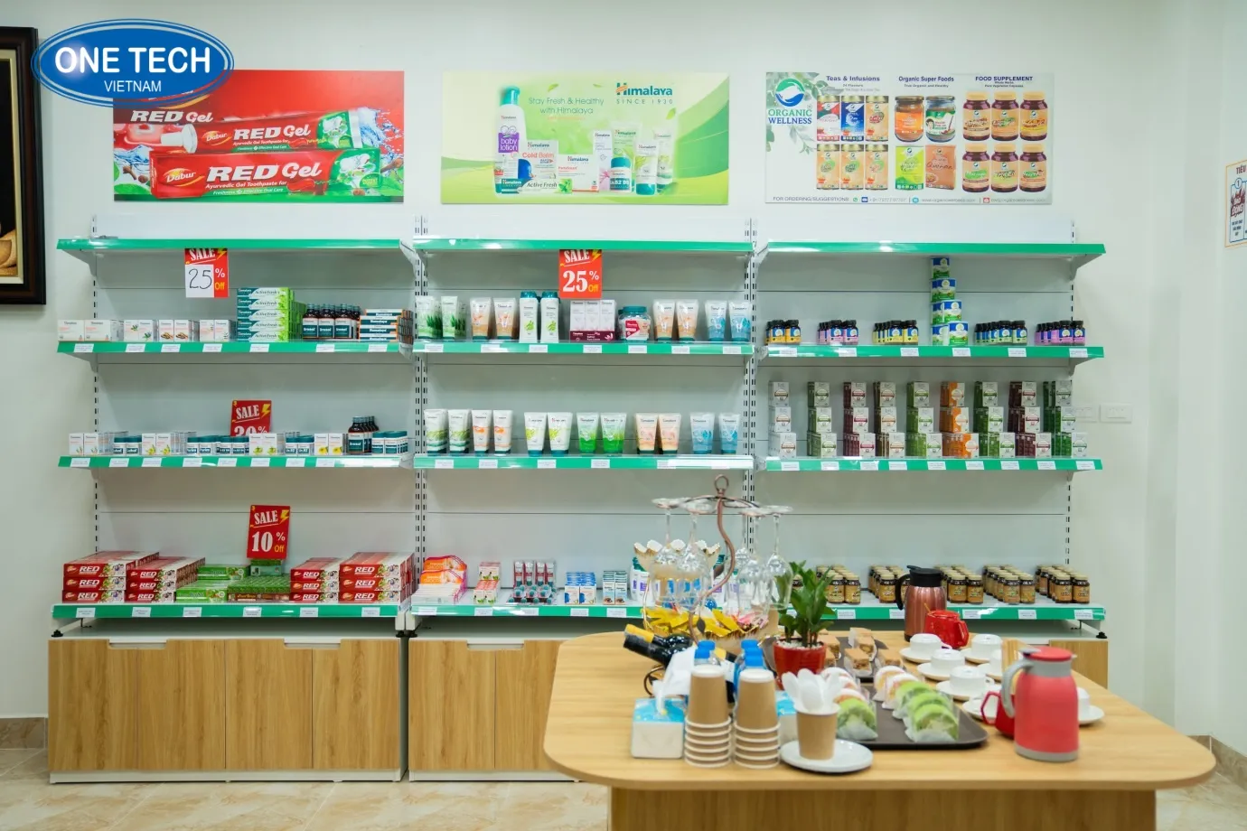 ke-tu-trung-bay-thuc-pham-chuc-nang Sản phẩm vitamin nhập khẩu chính ngạch tại các cửa hàng uy tín luôn có đầy đủ giấy tờ chứng minh nguồn gốc