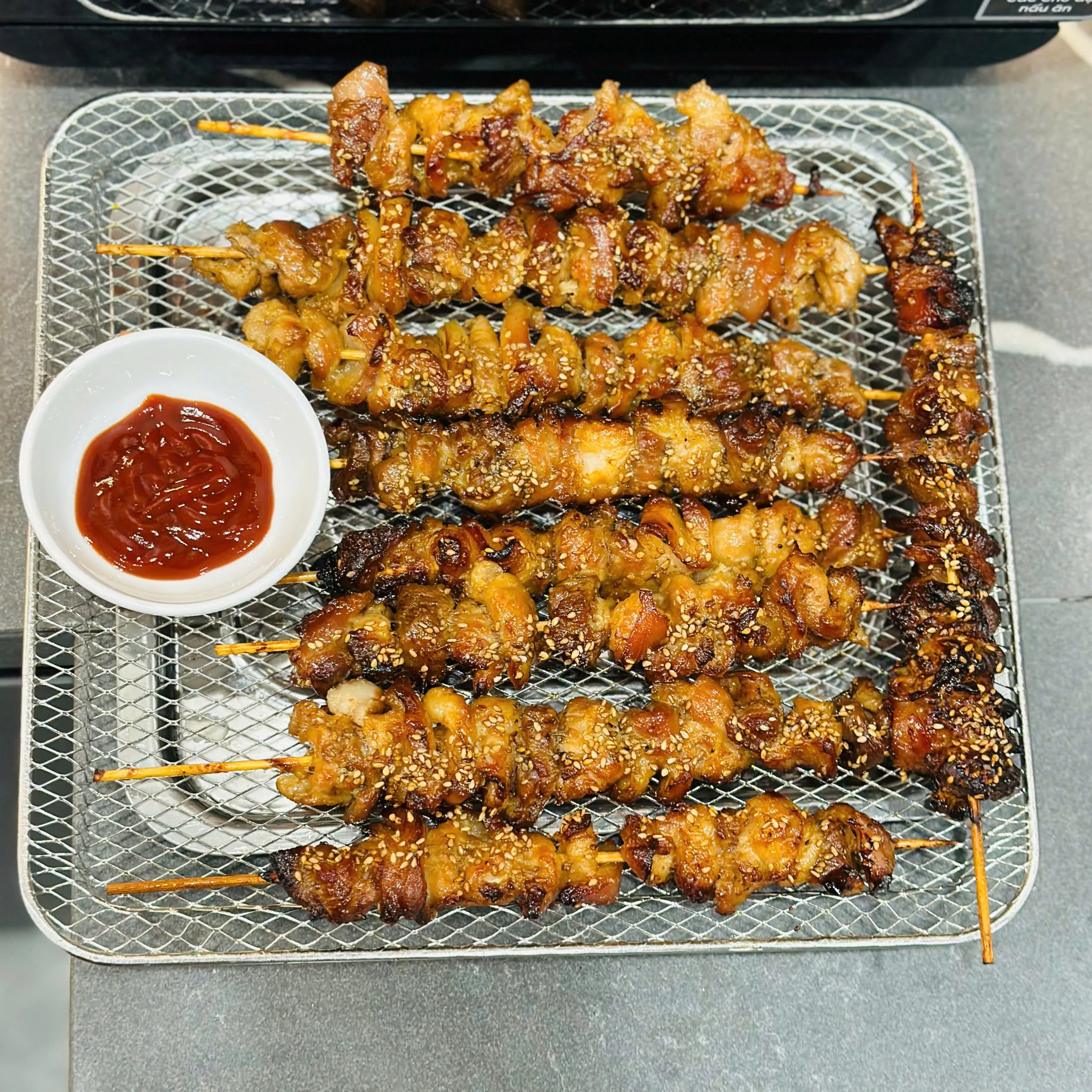 lam-thit-xien-nuong-ngon-21 Thịt xiên nướng món ăn vặt quốc dân không thể bỏ qua khi dạo phố đêm