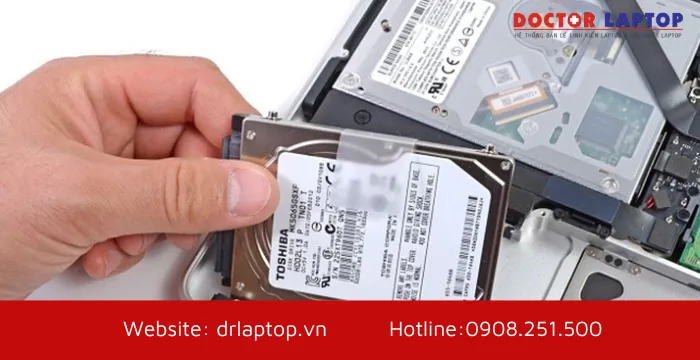 nang-cap-ssd-laptop-1 Linh kiện thay thế phải đảm bảo là hàng chính hãng có nguồn gốc rõ ràng và tem bảo hành