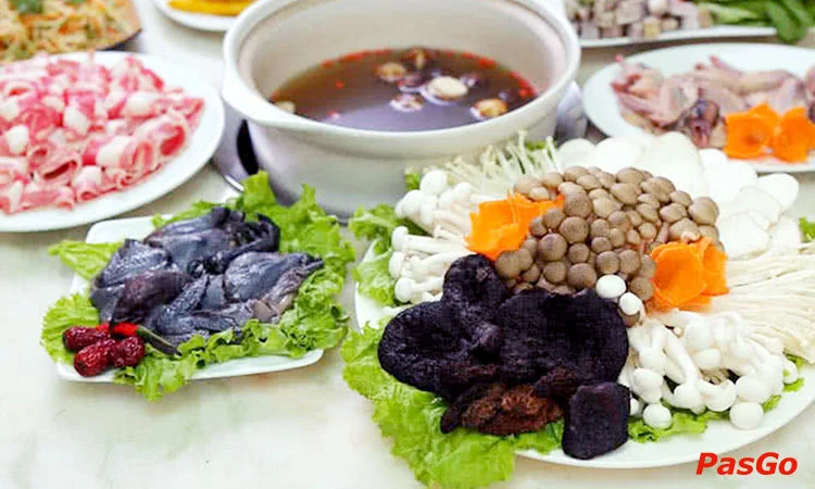 Sự đa dạng của các loại nấm quý hiếm là linh hồn của bữa tiệc tại Gia Khánh