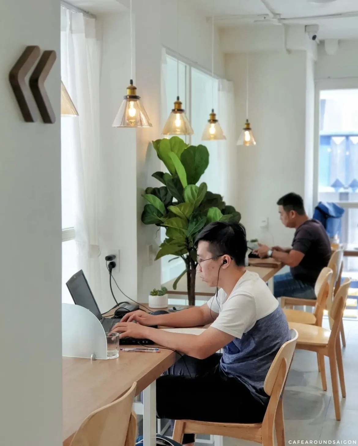 photo-15-1670380099041854981350 Sử dụng tai nghe là cách tôn trọng sự yên tĩnh chung của mọi người